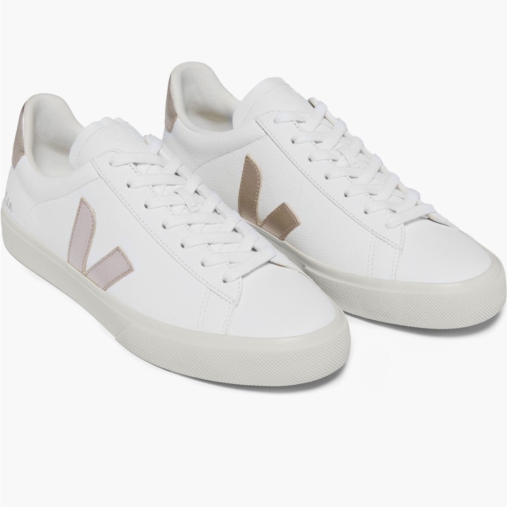 Woman’s Veja sneakers